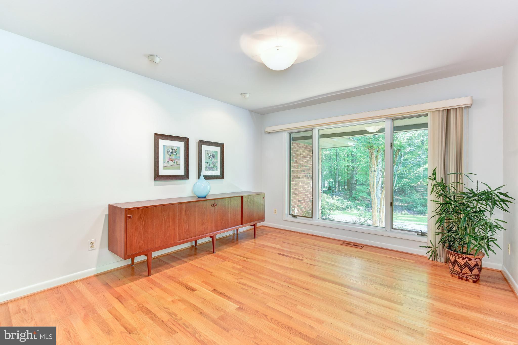 3688 Russell Road Woodbridge, VA 22192 - Photo 12 of 30 Dining Room