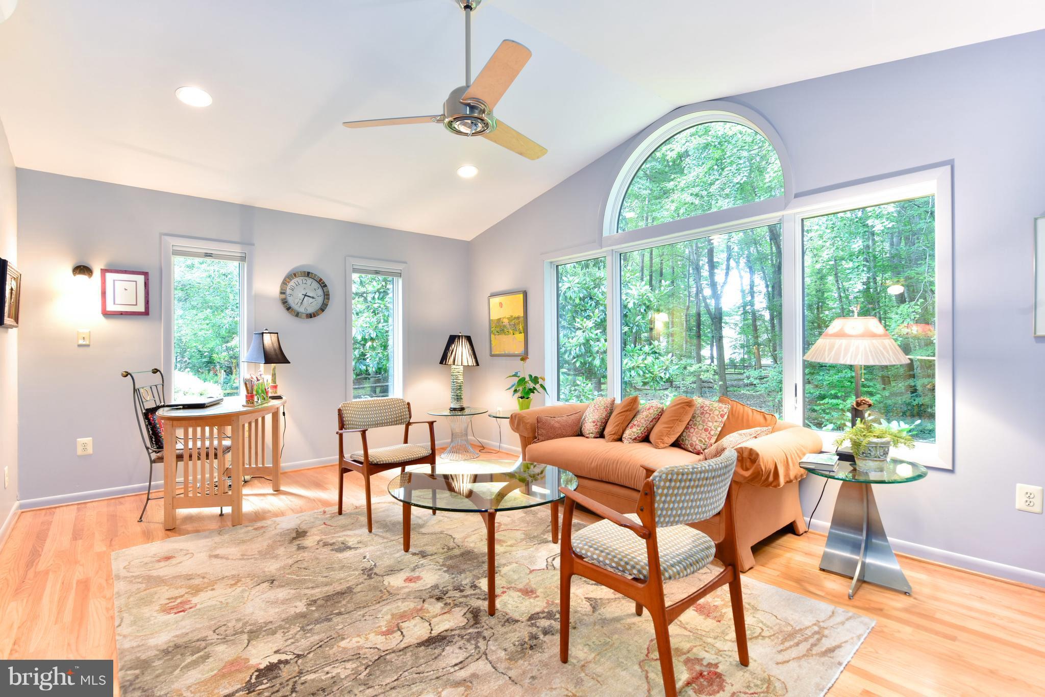 3688 Russell Road Woodbridge, VA 22192 - Photo 3 of 30 Interior (General)