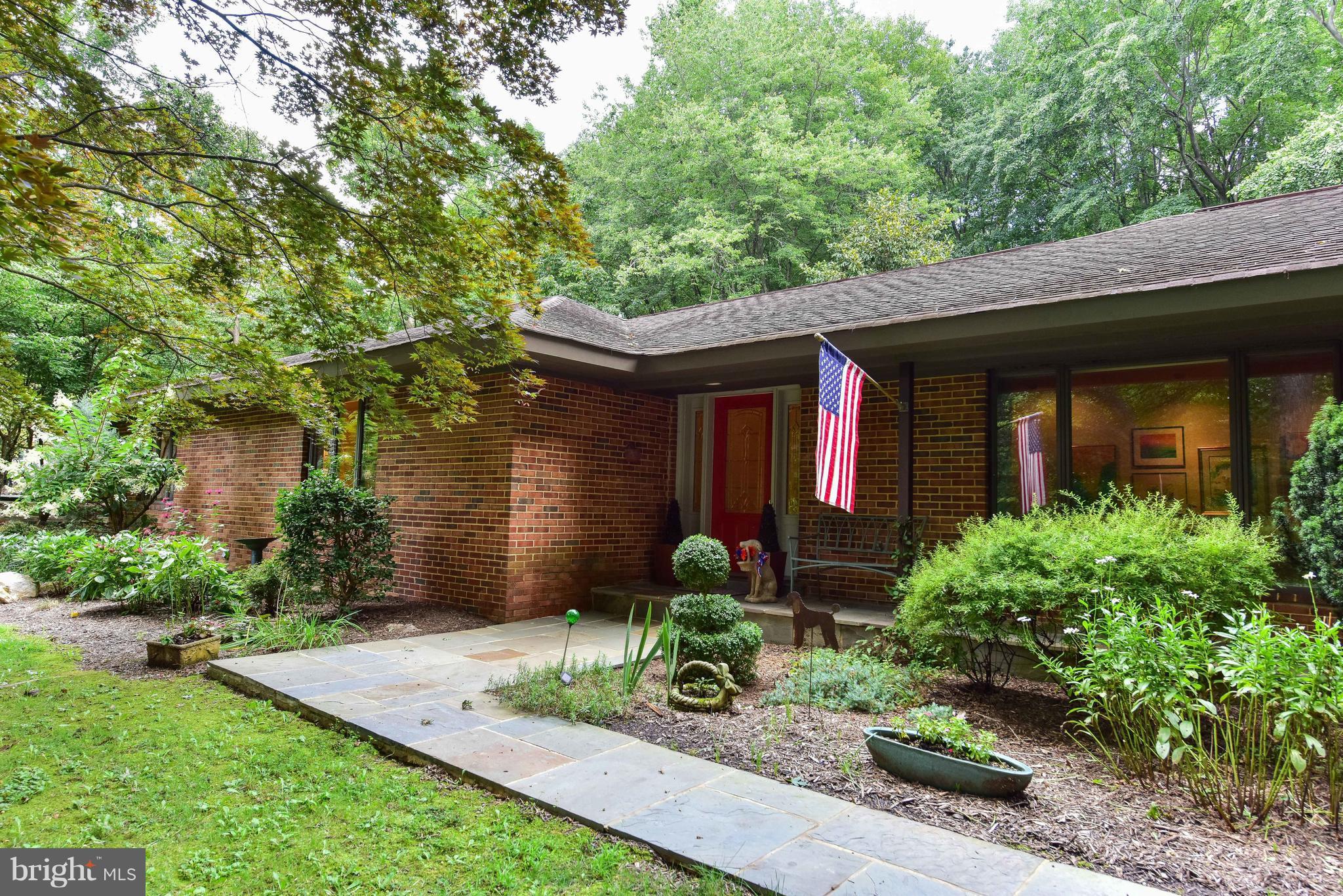 3688 Russell Road Woodbridge, VA 22192 - Photo 28 of 30 Exterior (Front)