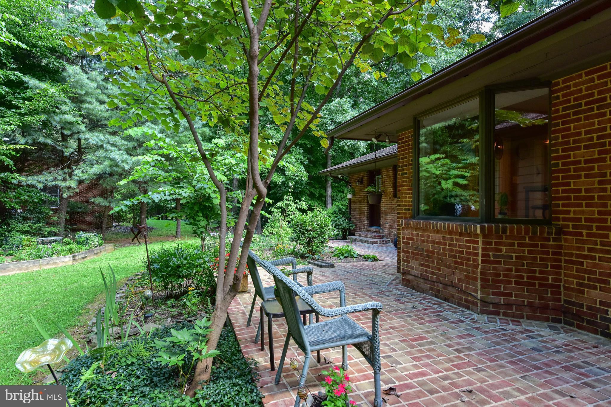 3688 Russell Road Woodbridge, VA 22192 - Photo 29 of 30 Exterior (Rear)