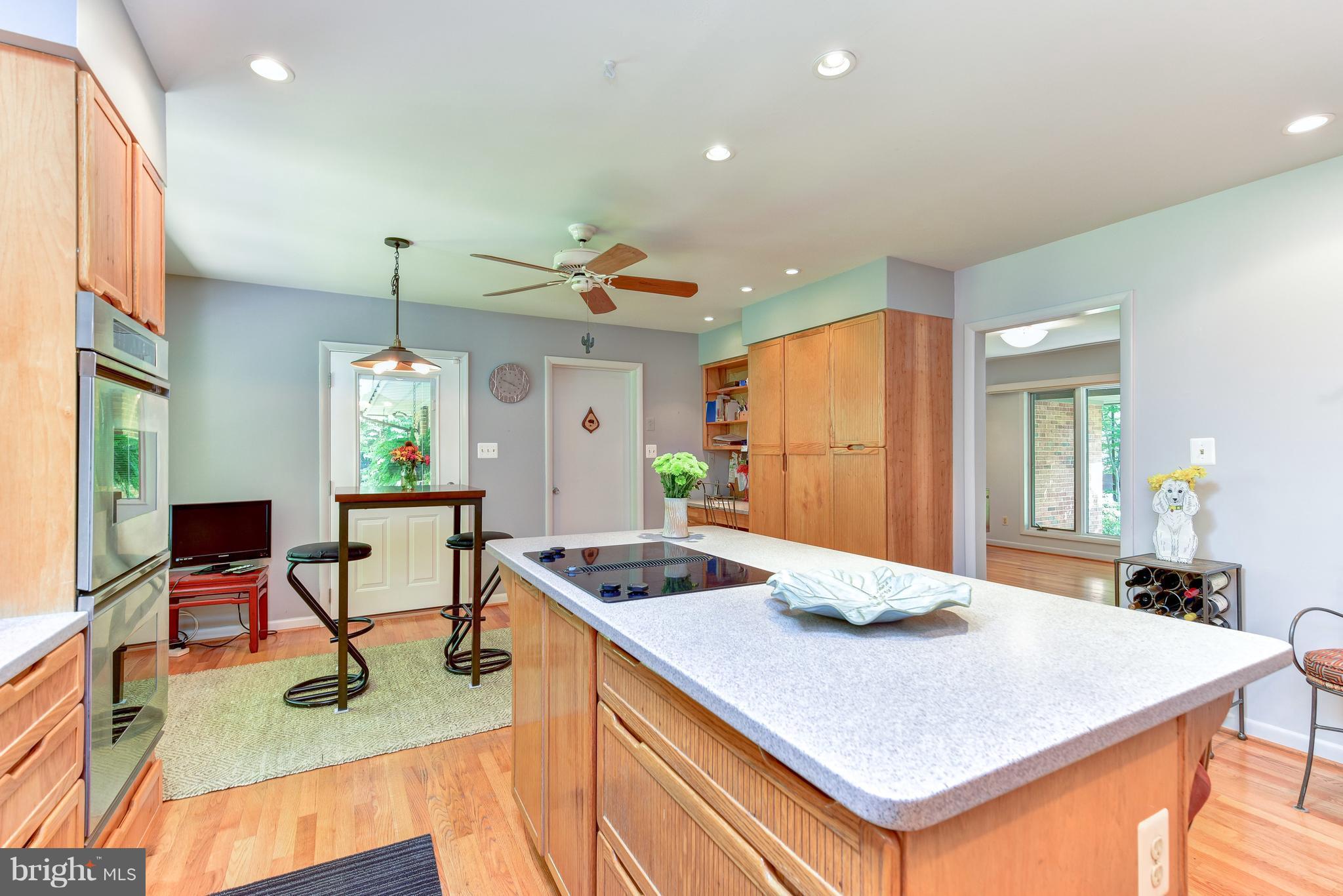 3688 Russell Road Woodbridge, VA 22192 - Photo 7 of 30 Kitchen