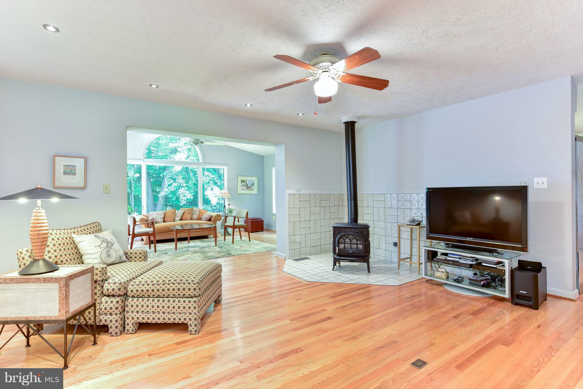 3688 Russell Road Woodbridge, VA 22192 - Photo 9 of 30 Family Room