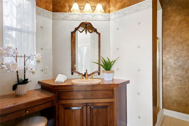 a bathroom with a tub