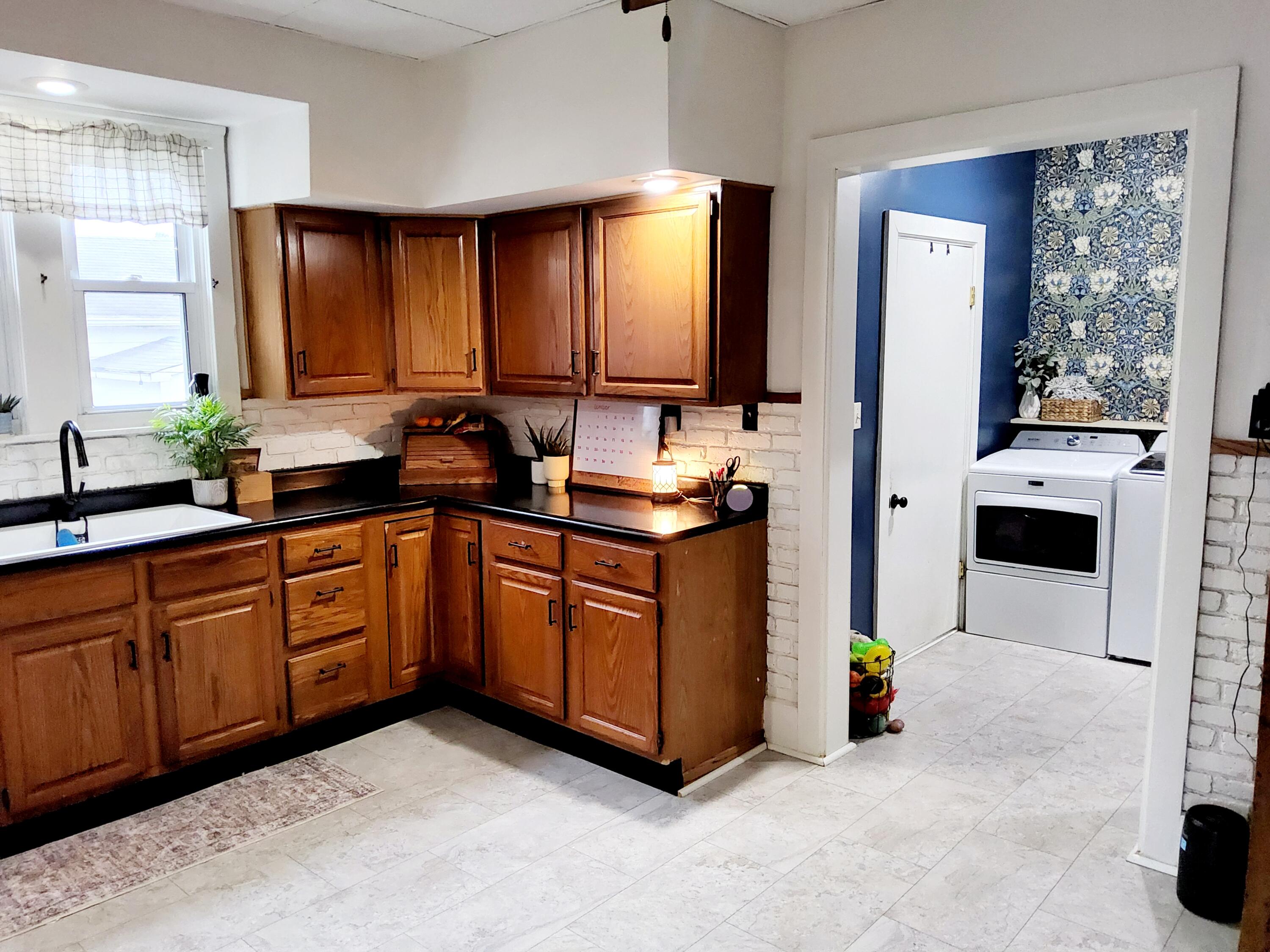 703 West Spring Street St. Marys, OH 45885 - Photo 8 of 47 20240930_143411