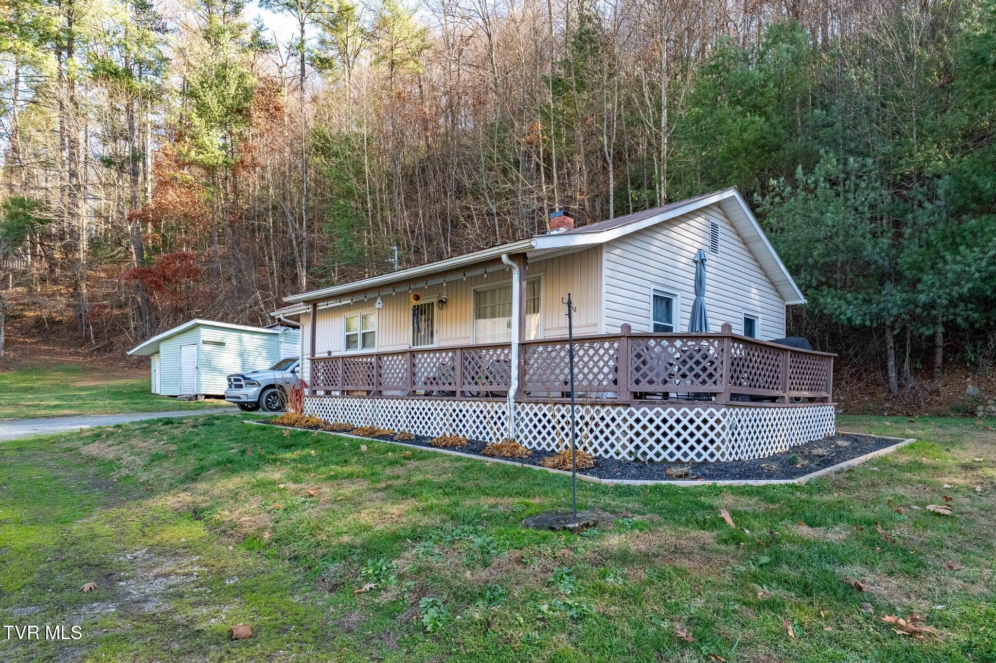 636 Copley Branch Road Butler, TN 37640 - Photo 2 of 54 636 Copley Branch Road (24 of 61)