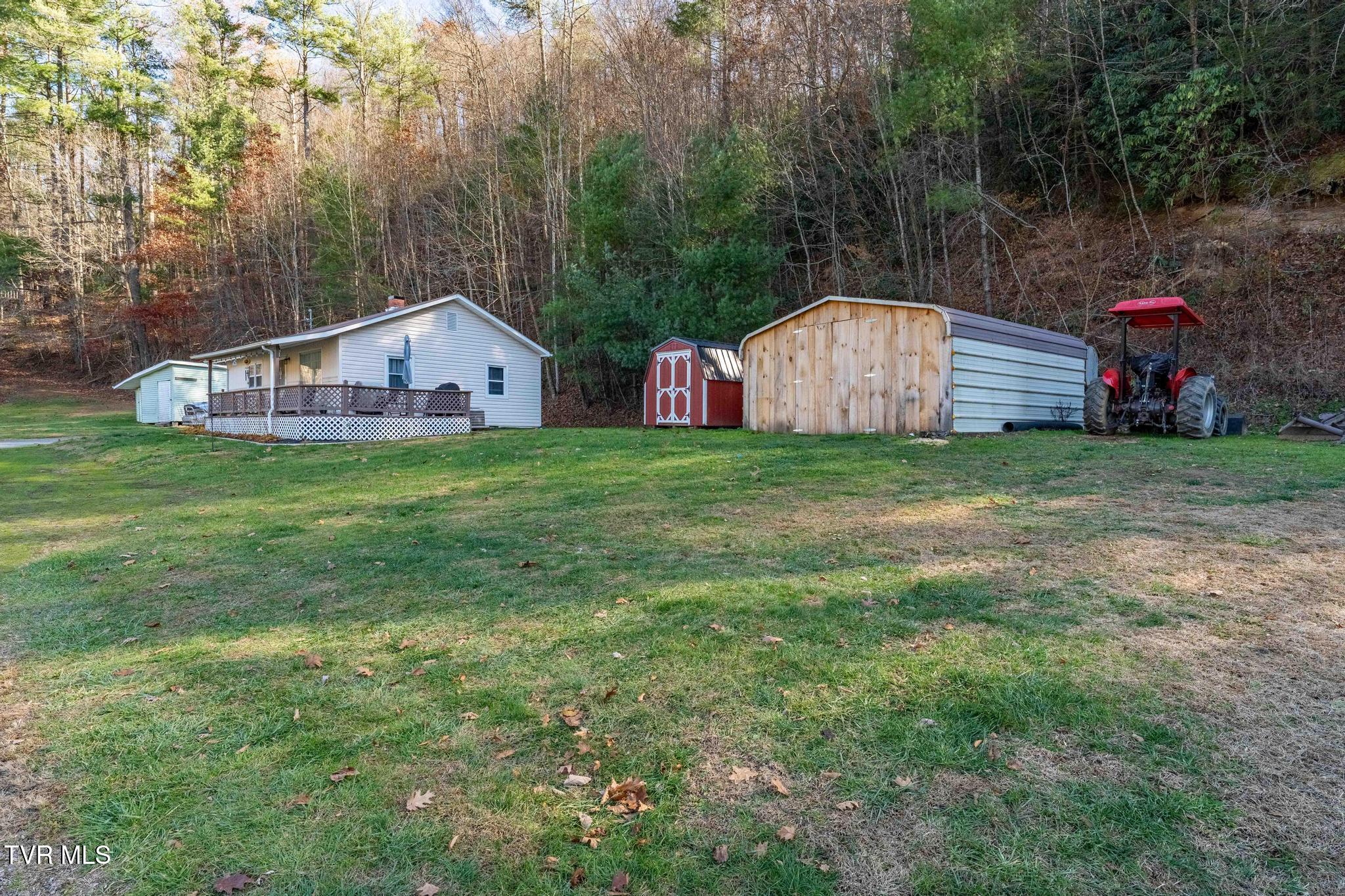 636 Copley Branch Road Butler, TN 37640 - Photo 5 of 54 636 Copley Branch Road (23 of 61)