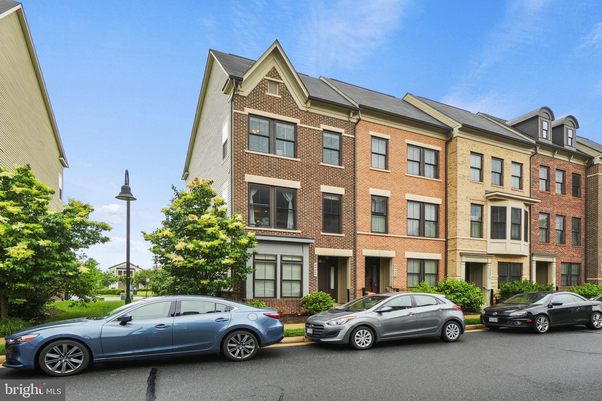 20405 Codman Drive Ashburn, VA 20147 - Photo 2 of 25