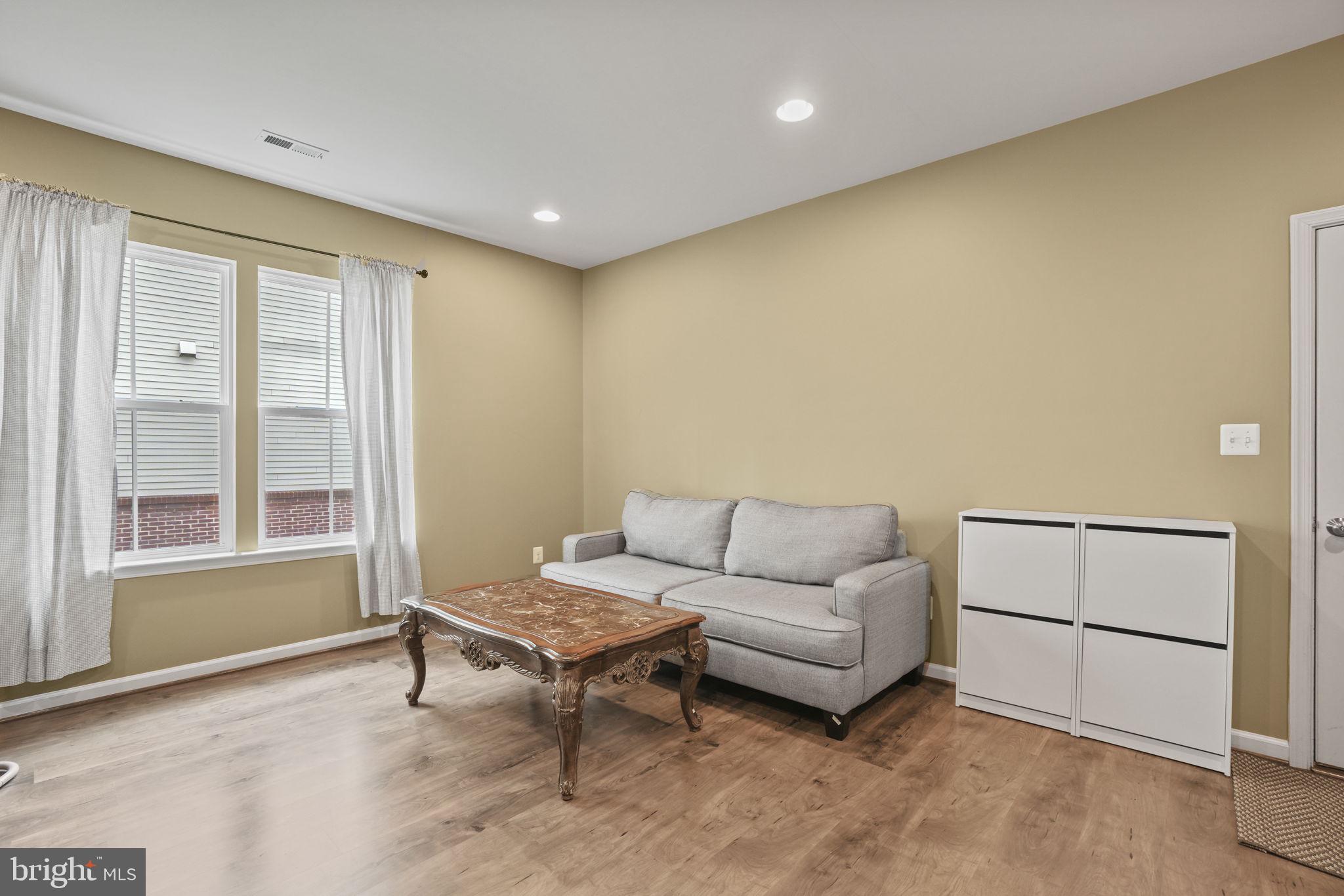 20405 Codman Drive Ashburn, VA 20147 - Photo 3 of 25