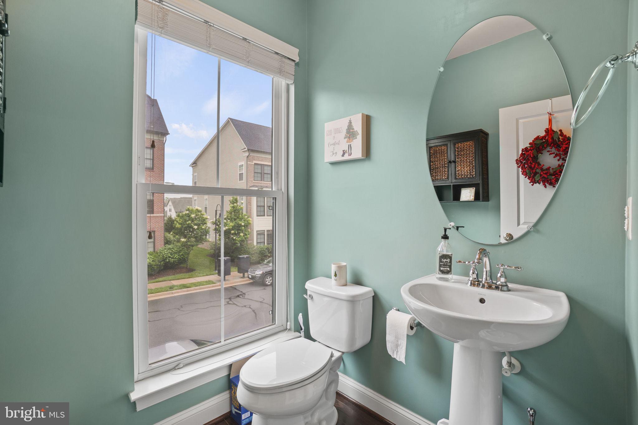 20405 Codman Drive Ashburn, VA 20147 - Photo 5 of 25