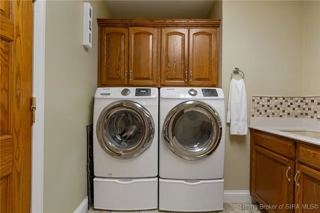 $875,000 | 1475 Willow Creek Drive Northeast, Corydon, IN 47112