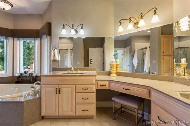 $875,000 | 1475 Willow Creek Drive Northeast, Corydon, IN 47112