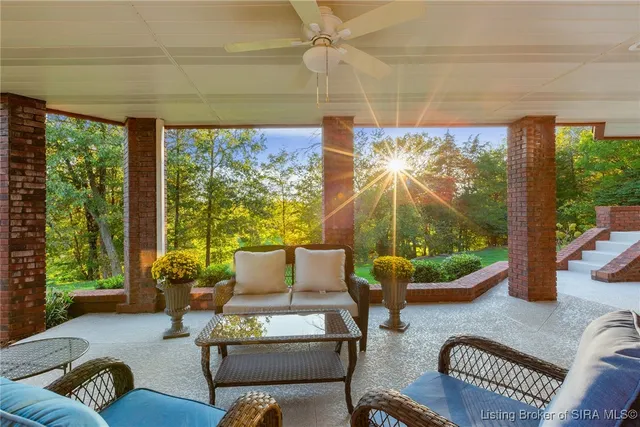 $875,000 | 1475 Willow Creek Drive Northeast, Corydon, IN 47112