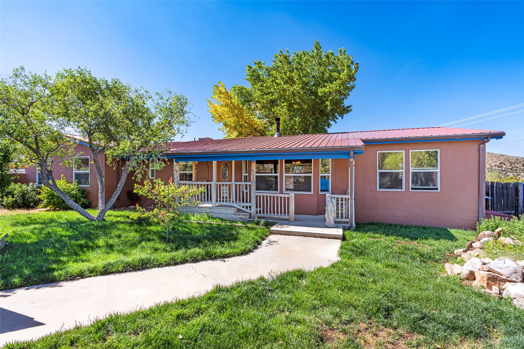 12 Apache Ridge Road Santa Fe, NM 87505 - Photo 5 of 69 Front of home