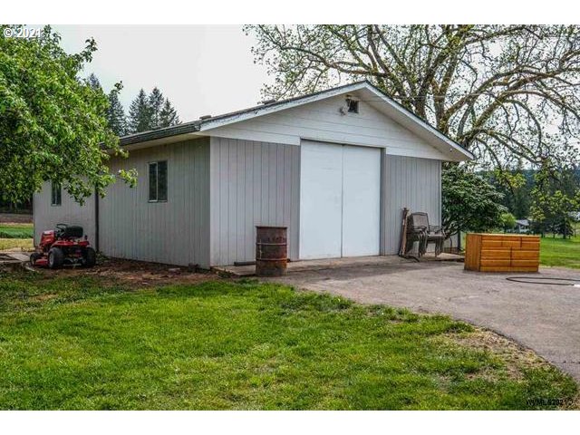 33558 Mt Pleasant Road Lebanon, OR 97355 - Photo 8 of 32 Gallery Image 8