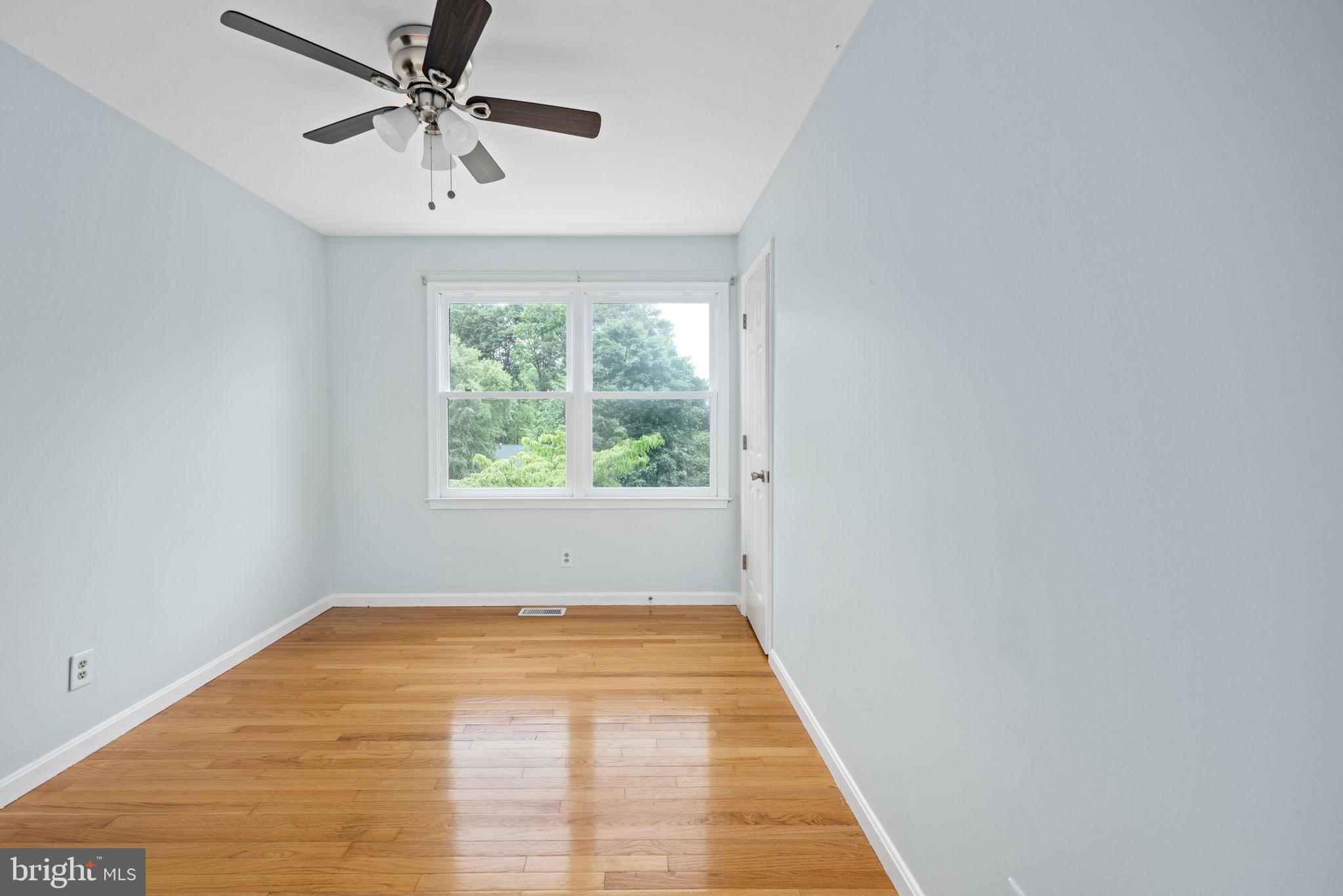 246 Choptank Road Stafford, VA 22556 - Photo 39 of 98 an empty room with a window