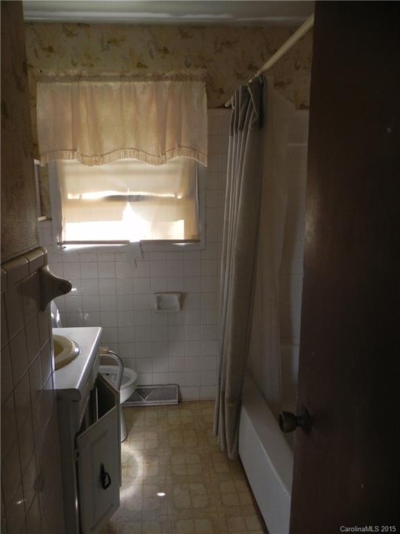 113 Kelly Road Forest City, NC 28043 - Photo 8 of 9 Gallery Image 8