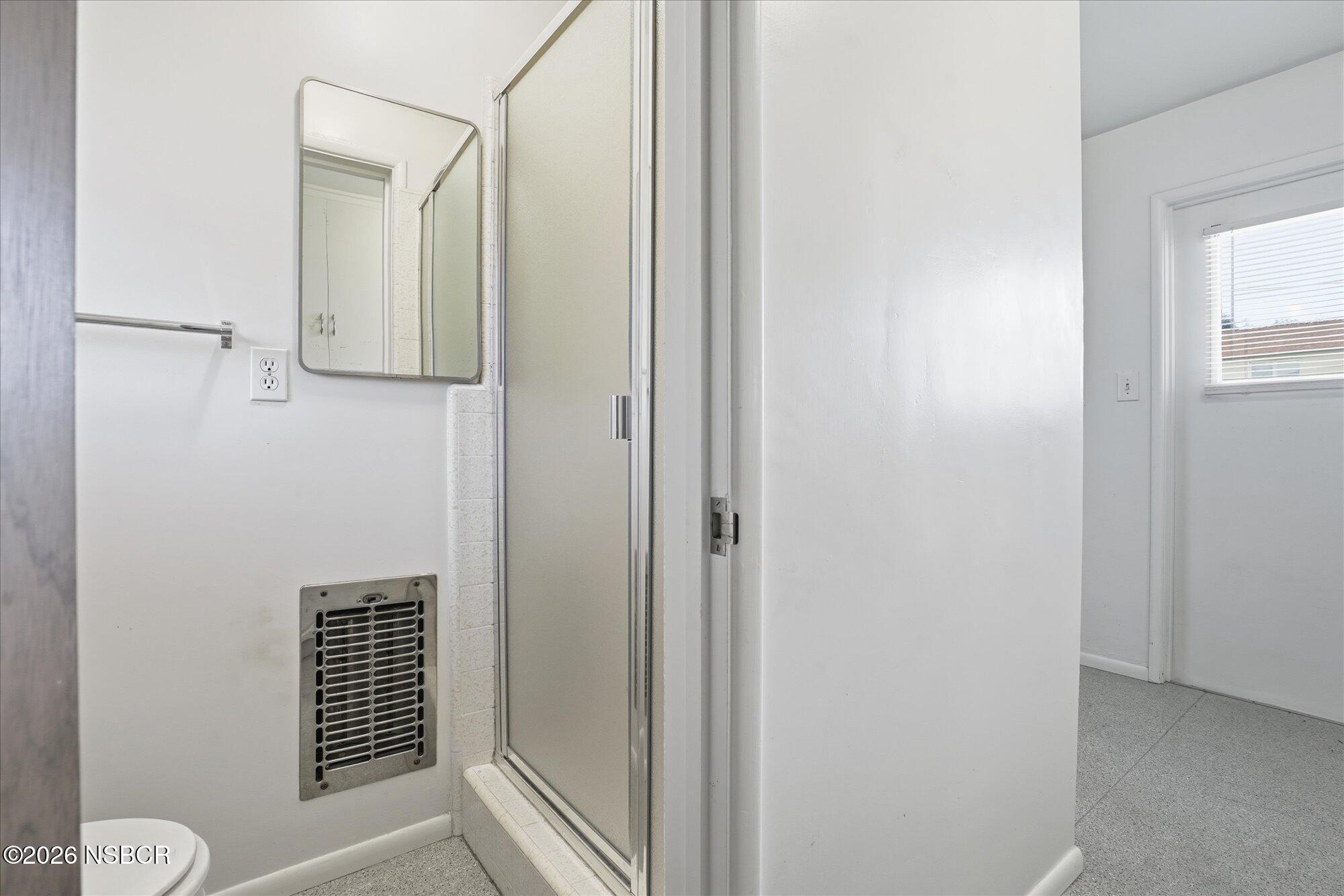 801 East Cook Street Santa Maria, CA 93454 - Photo 10 of 18 a view of bathroom