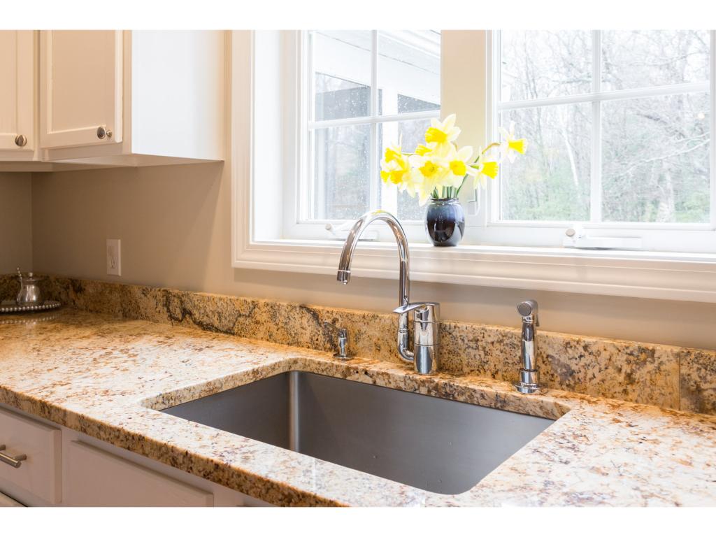 6 Scamman Road Stratham, NH 03885 - Photo 8 of 36
