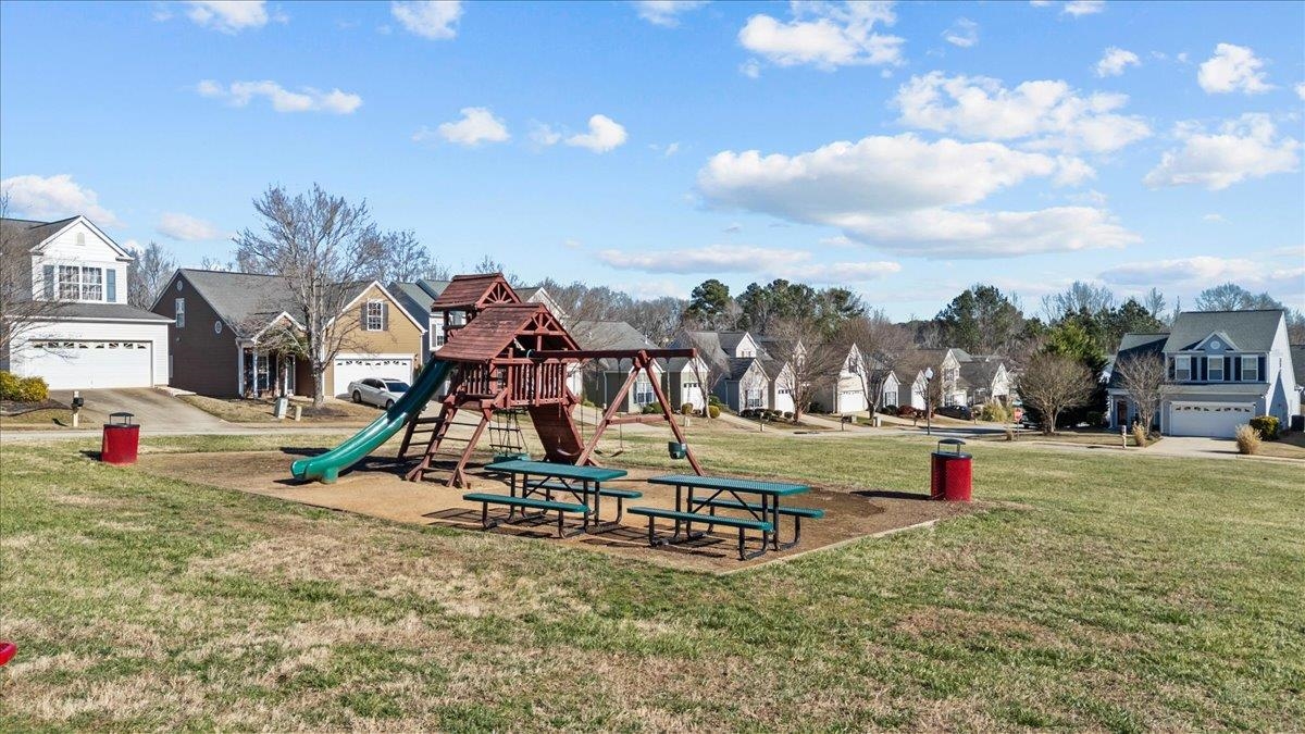 408 Bridgewood Court Boiling Springs, SC 29316 - Photo 29 of 35