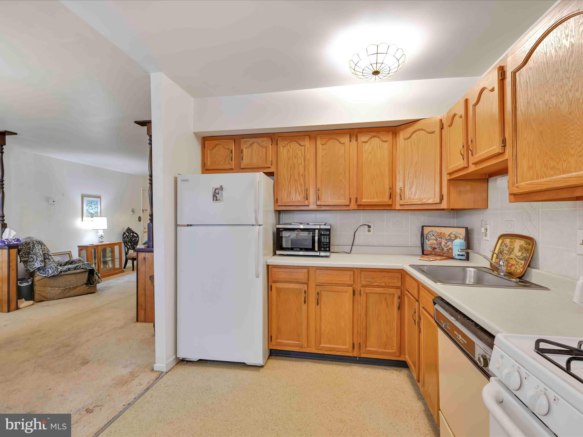 2914 State Hill Road, Unit D16 Reading, PA 19610 - Photo 14 of 28 Kitchen