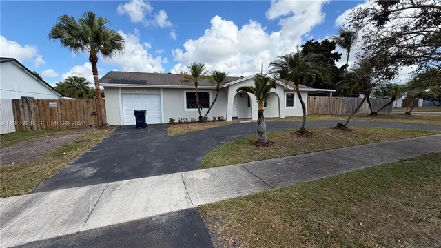 $4,000 | 6622 Southwest 148th Place, Miami, FL 33193