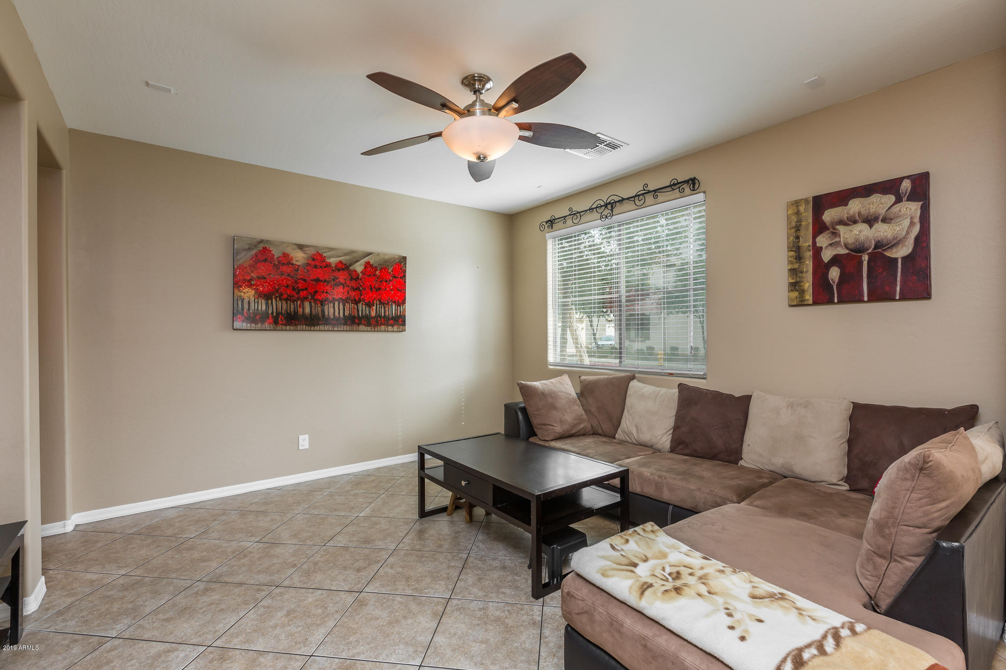 3934 South Rim Road Gilbert, AZ 85297 - Photo 4 of 39 7) GREAT ROOM