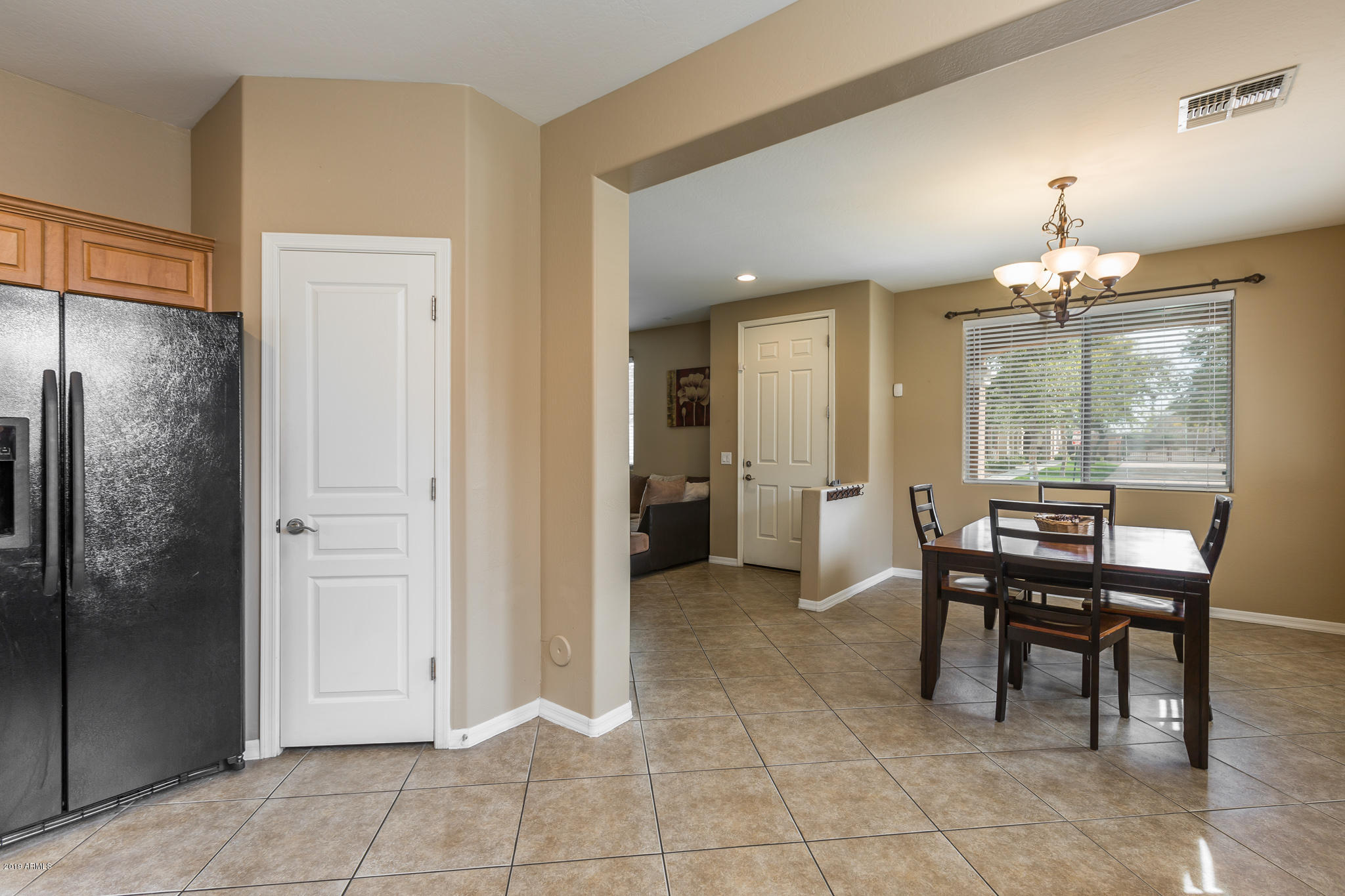 3934 South Rim Road Gilbert, AZ 85297 - Photo 9 of 39 12) KITCHEN