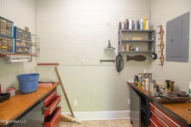 $398,900 | 956 Kale Street, Diamondhead, MS 39525