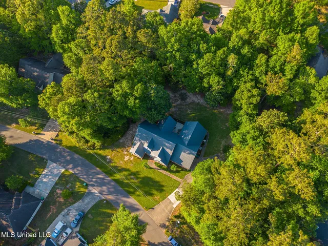 $398,900 | 956 Kale Street, Diamondhead, MS 39525