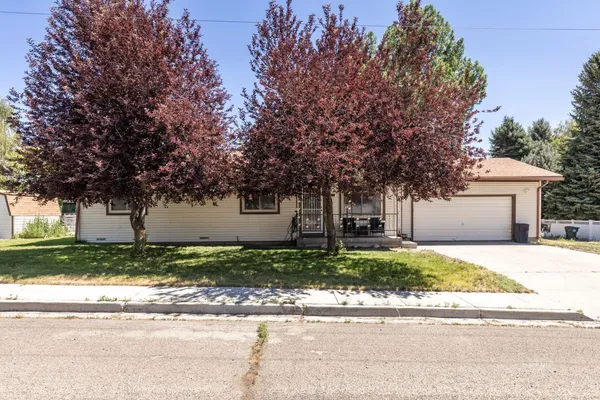 $275,000 | 441 4th Street, Carlin, NV 89822