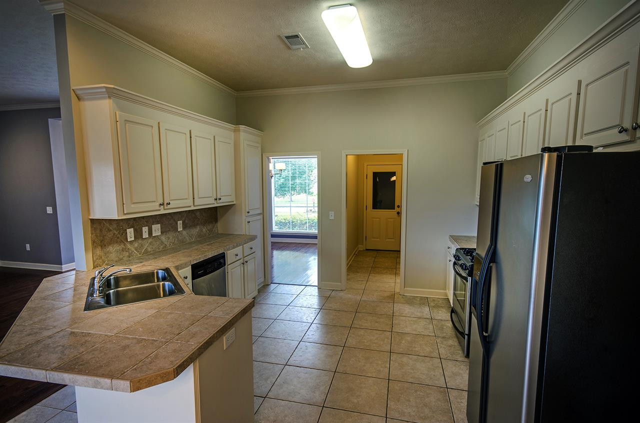 142 Ridgefield Drive Madison, MS 39110 - Photo 8 of 18 Photo 8
