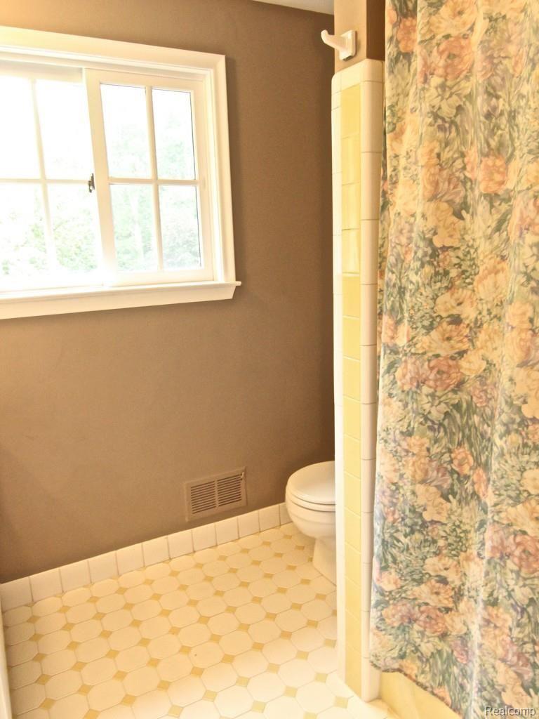 672 Old Perch Road Rochester, MI 48309 - Photo 35 of 52 IMG_2011.jpg