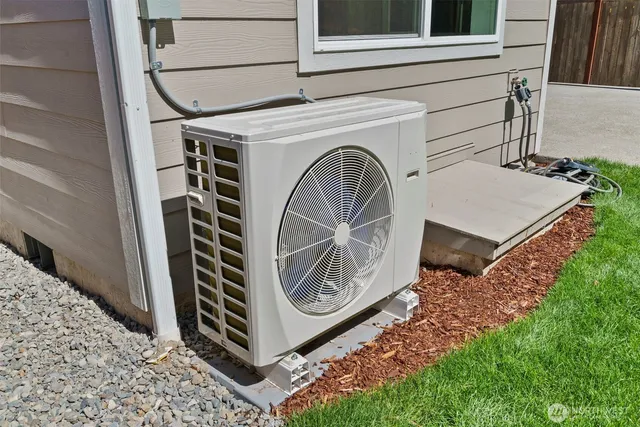 $669,950 | 1421 89th Avenue Southeast, Tumwater, WA 98501