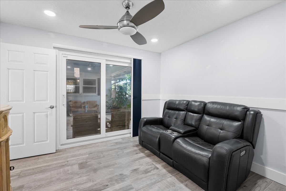 85316 Avant Road Yulee, FL 32097 - Photo 35 of 62 a living room with furniture and a window