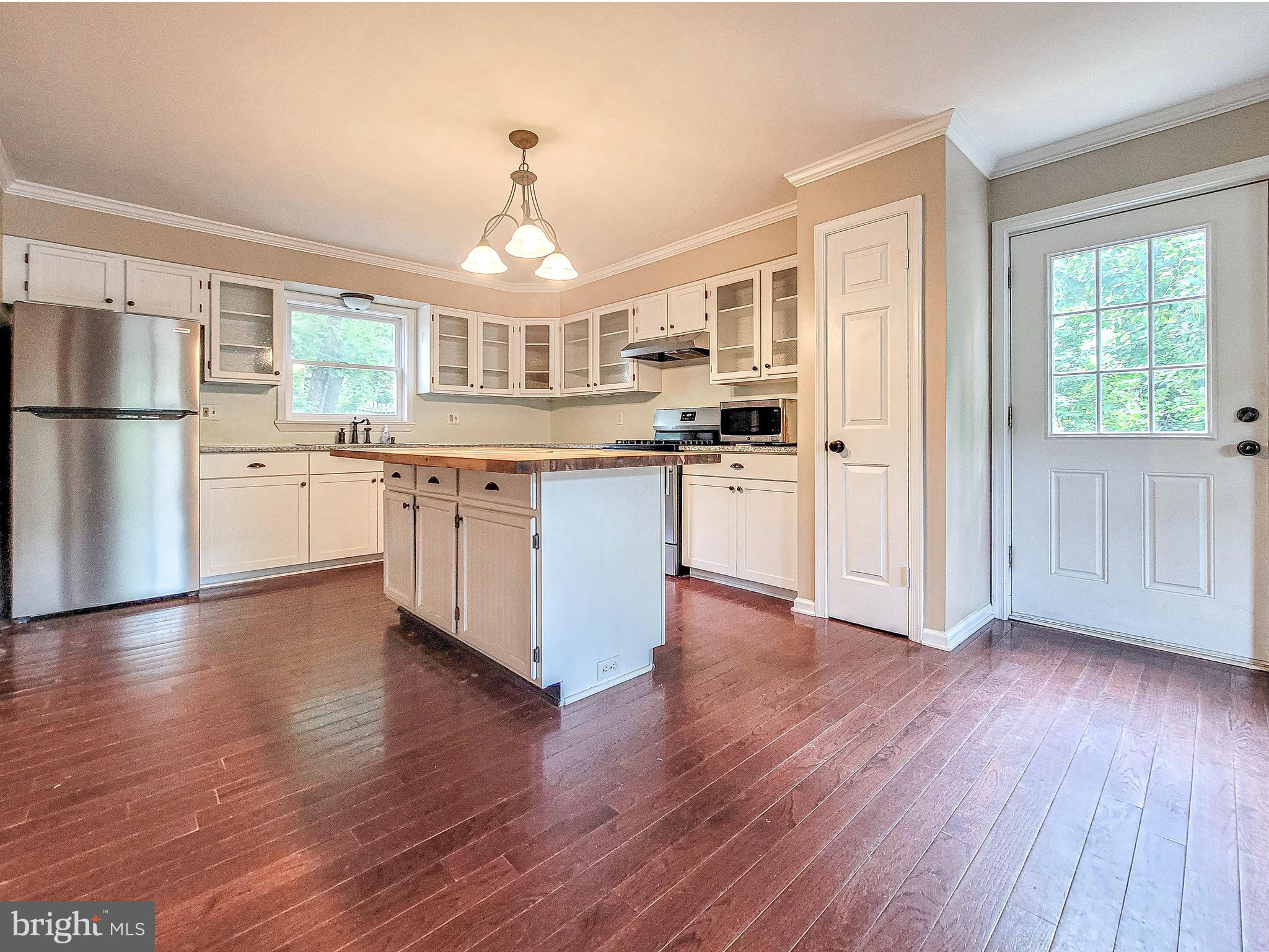 19087 Fuller Heights Road Triangle, VA 22172 - Photo 18 of 60 Gallery Image 18