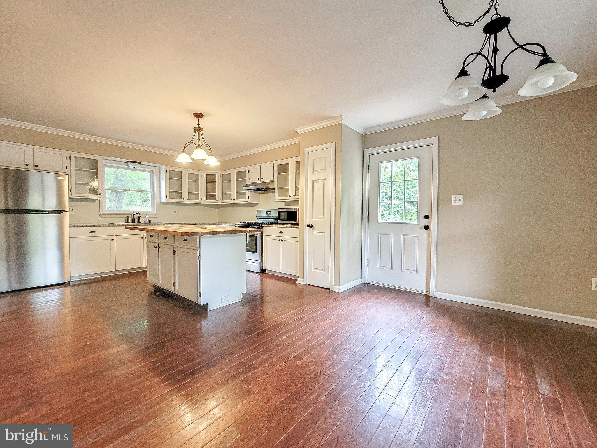 19087 Fuller Heights Road Triangle, VA 22172 - Photo 19 of 60 Gallery Image 19