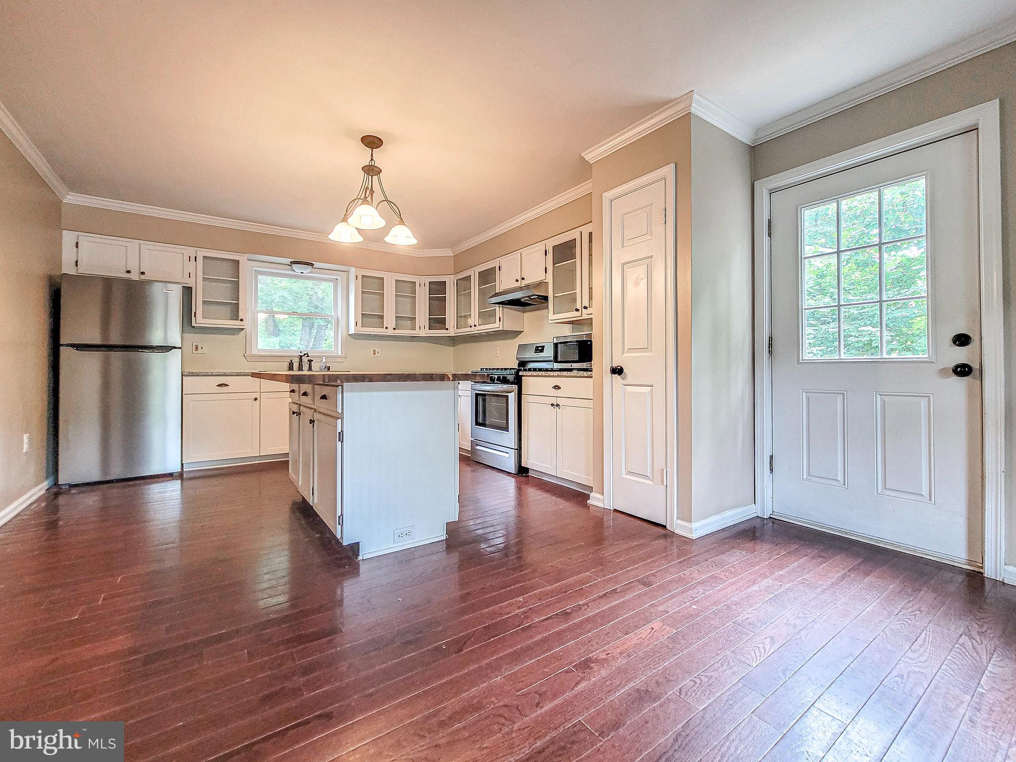 19087 Fuller Heights Road Triangle, VA 22172 - Photo 27 of 60 Gallery Image 27