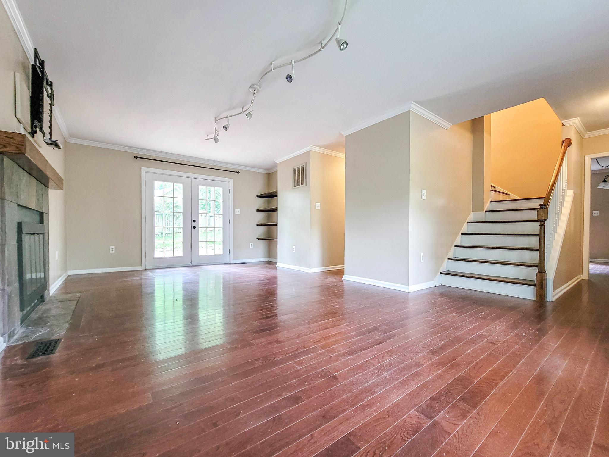 19087 Fuller Heights Road Triangle, VA 22172 - Photo 6 of 60 Gallery Image 6