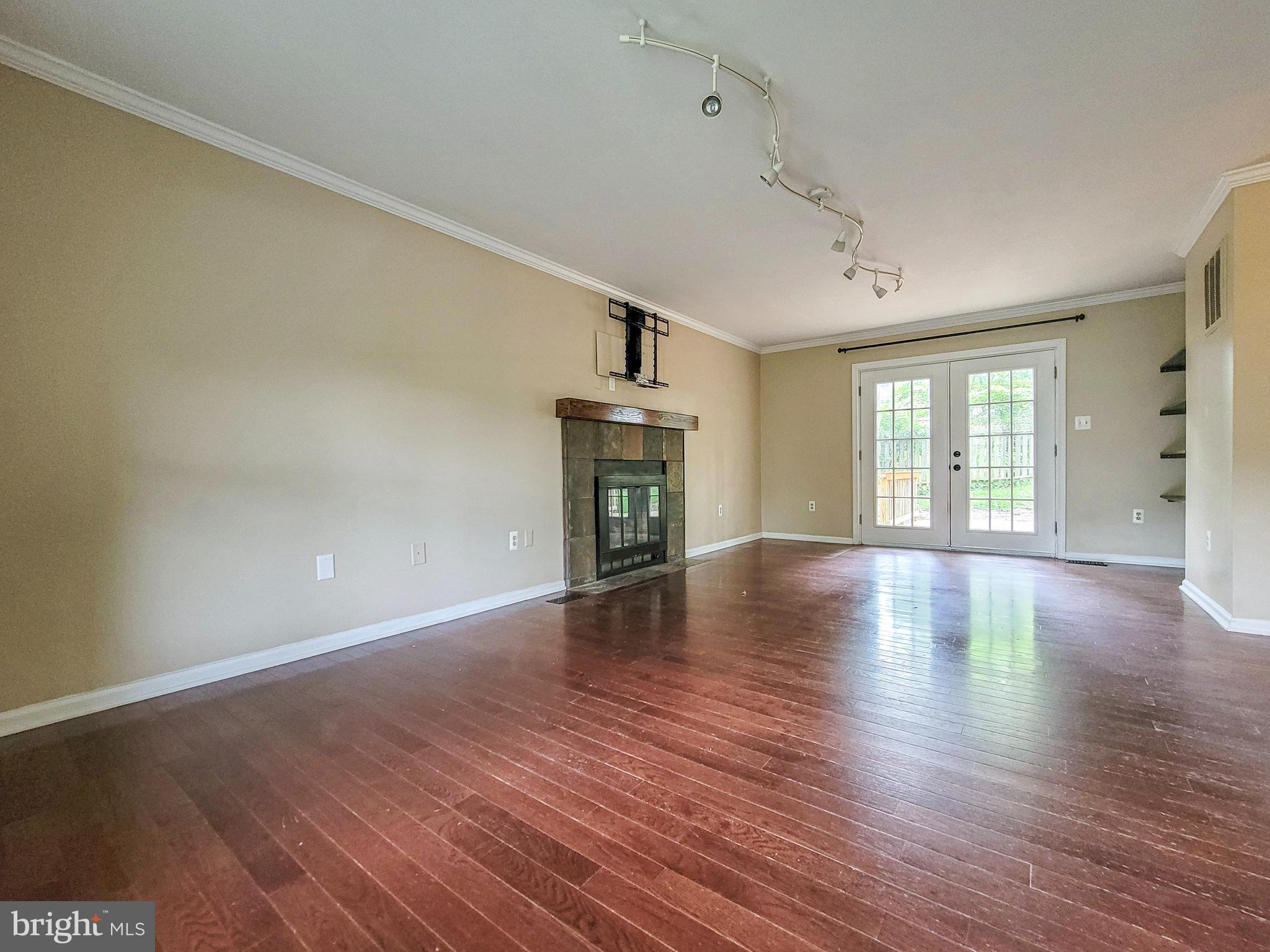 19087 Fuller Heights Road Triangle, VA 22172 - Photo 7 of 60 Gallery Image 7