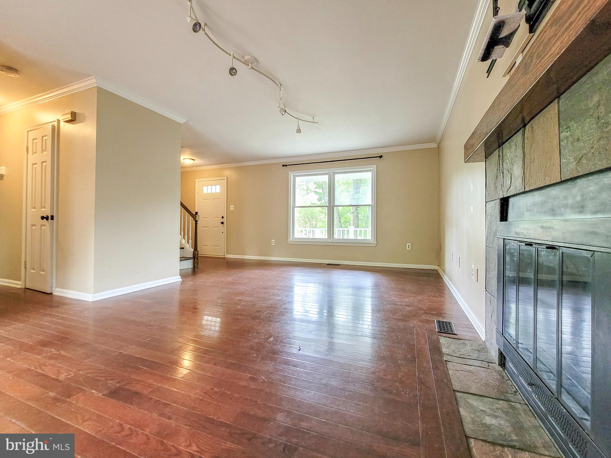 19087 Fuller Heights Road Triangle, VA 22172 - Photo 8 of 60 Gallery Image 8