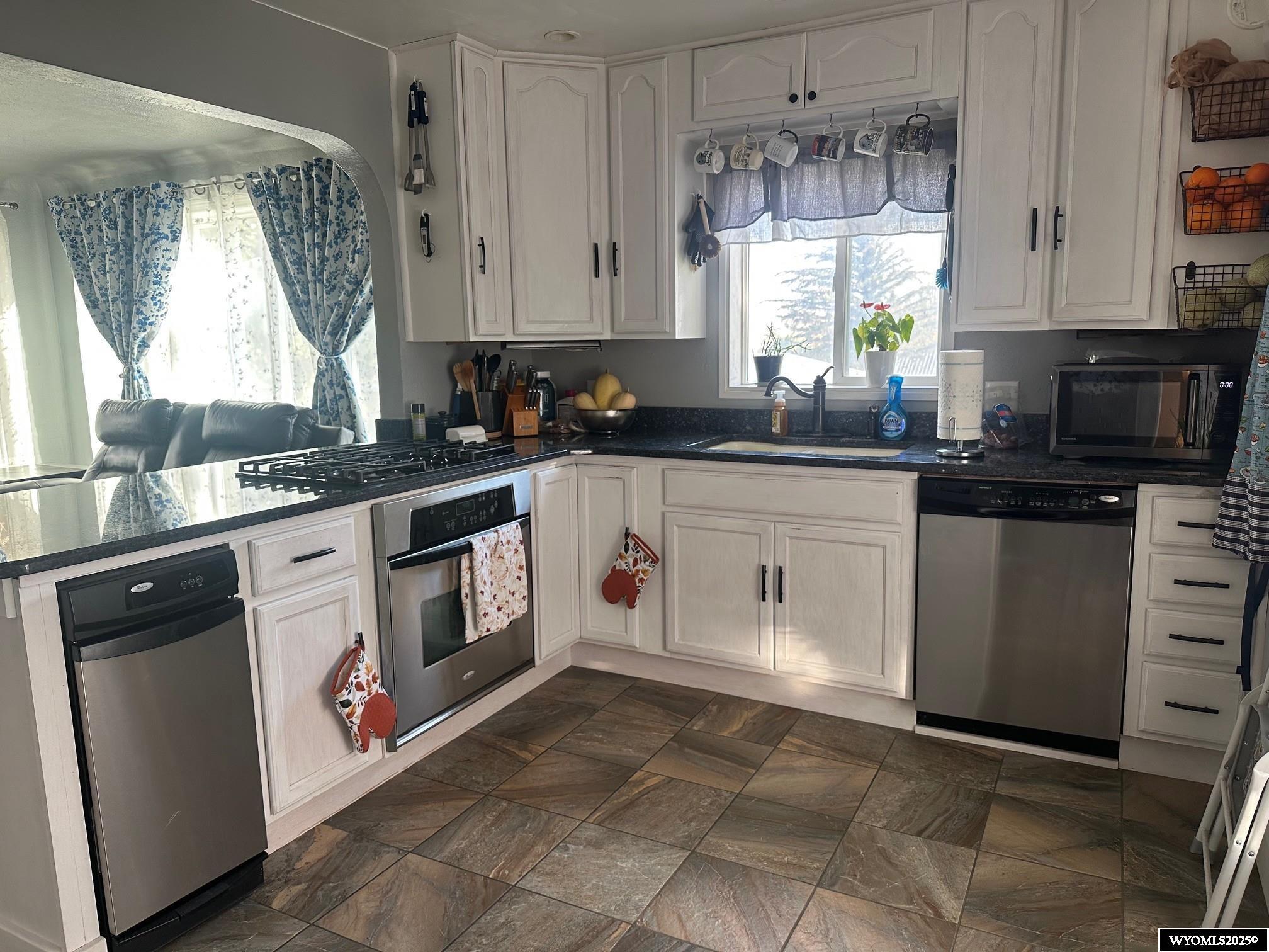 1109 High Street Rawlins, WY 82301 - Photo 10 of 38