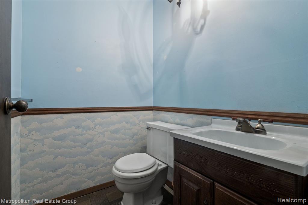 29607 High Valley Road Farmington Hills, MI 48331 - Photo 24 of 27