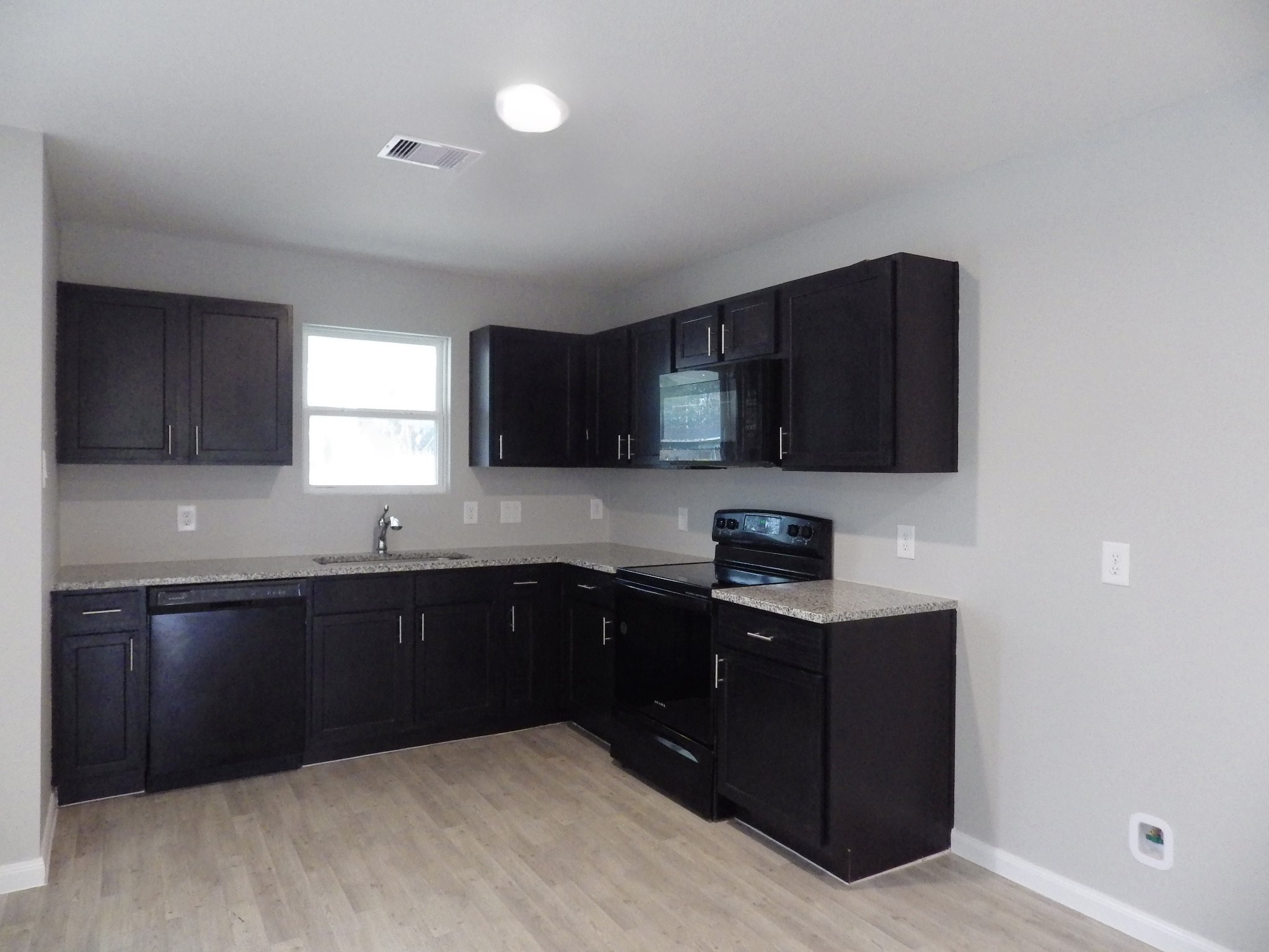 17059 Marie Vlg Drive Conroe, TX 77306 - Photo 6 of 18