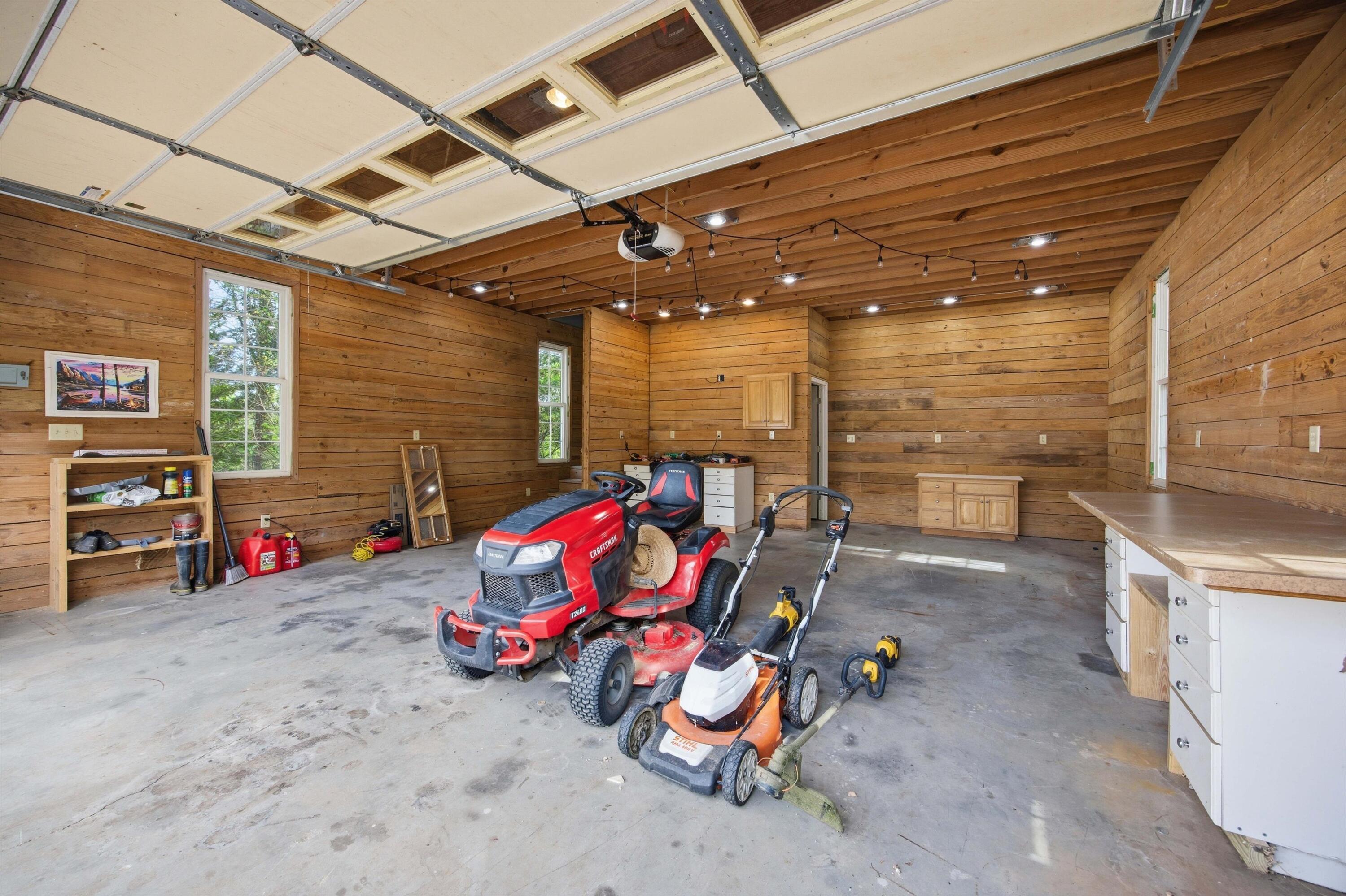 11102 London Lane Apison, TN 37302 - Photo 31 of 37 Detached garage