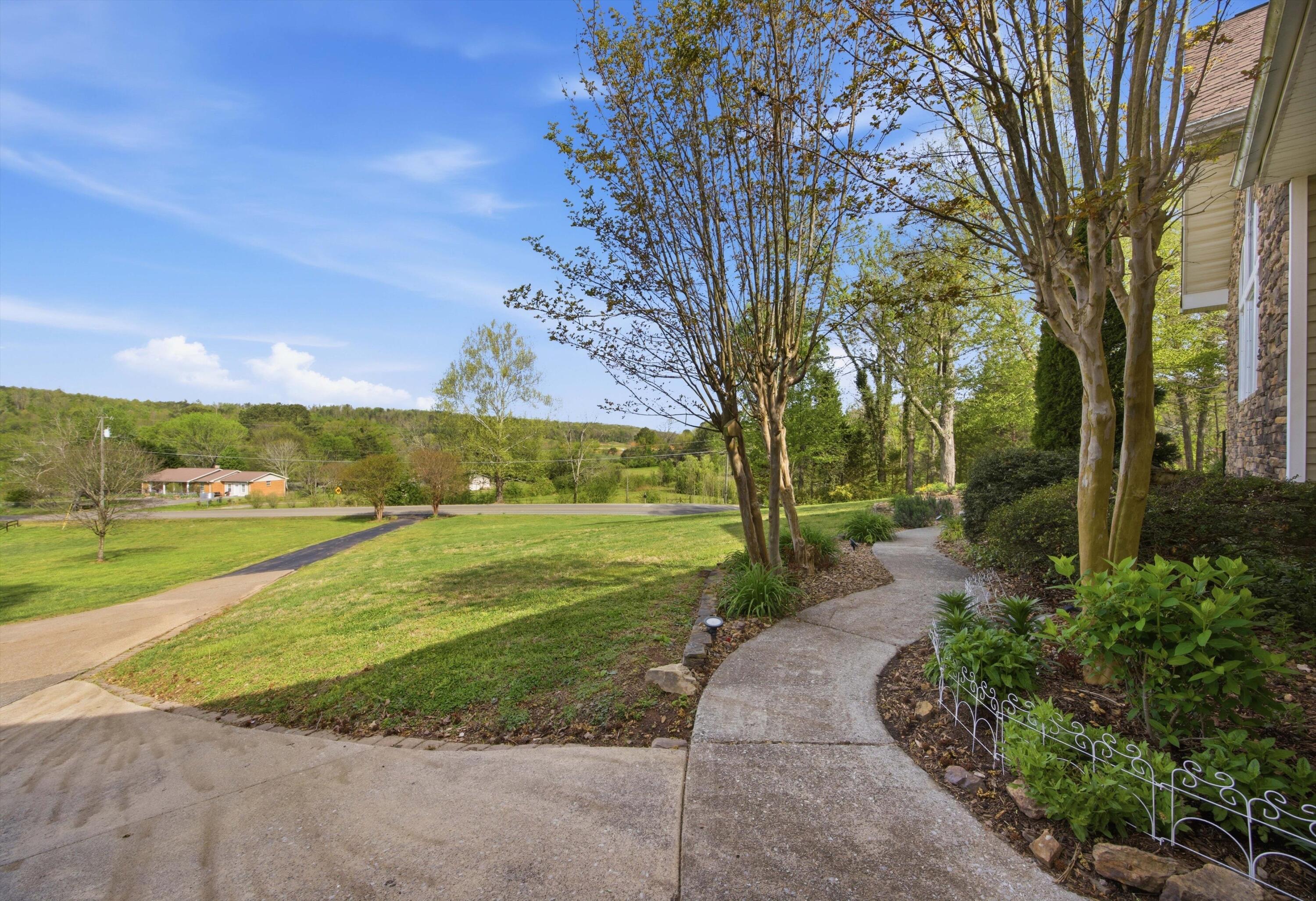 11102 London Lane Apison, TN 37302 - Photo 33 of 37 Front walkway
