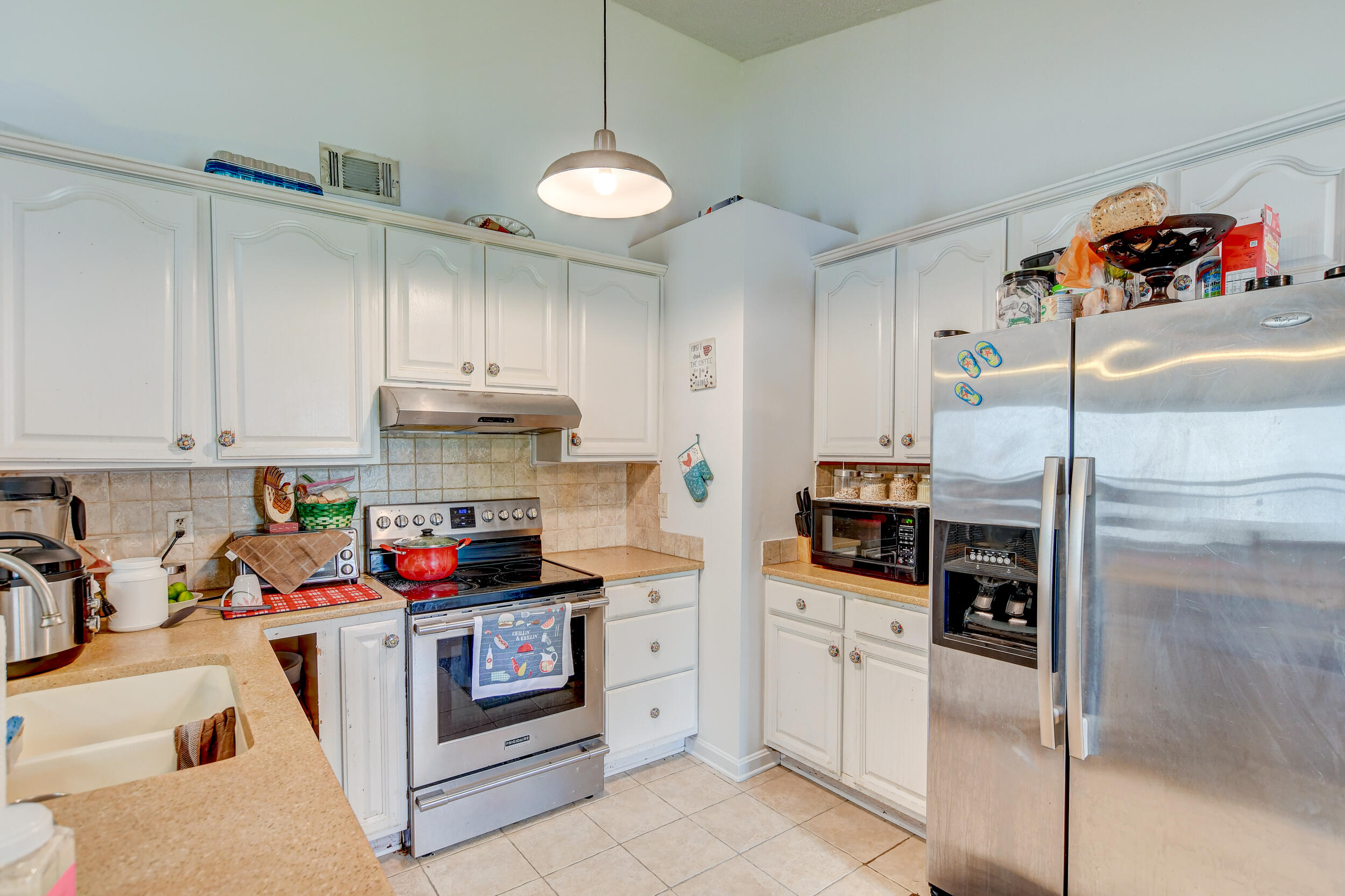 141 Manchester Road Summerville, SC 29486 - Photo 3 of 18 DSC_3548_49_50_51_52