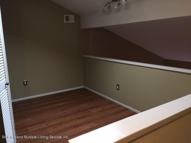 87 Selvin Loop Staten Island, NY 10303 - Photo 12 of 21 2