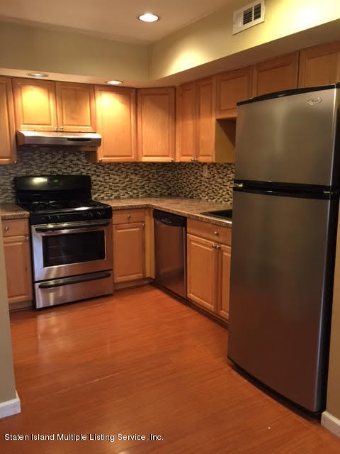 87 Selvin Loop Staten Island, NY 10303 - Photo 5 of 21 30