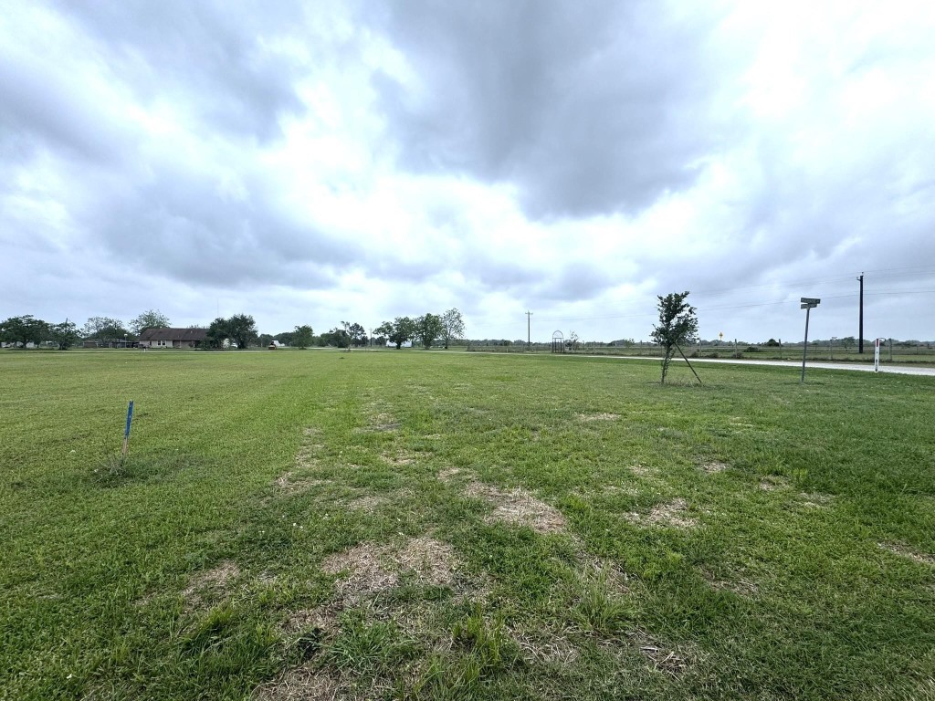 1 Riverside Drive Palacios, TX 77465 - Photo 3 of 29 a view of a city