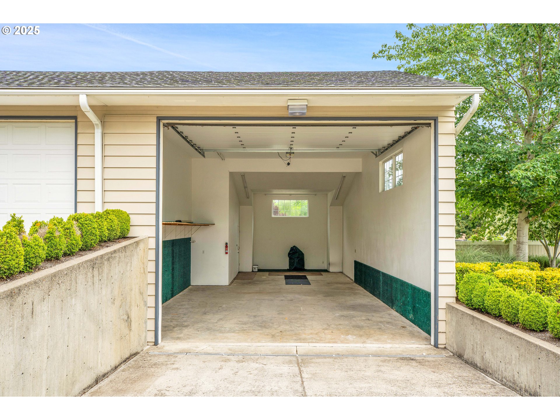 11675 Southwest Lynn Street Portland, OR 97223 - Photo 45 of 48 RV Garage